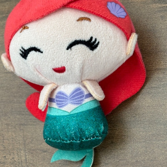 * Disney 100 Princess ARIEL Little Mermaid Mini Surprise Plush Collectible Toy - Picture 5 of 6